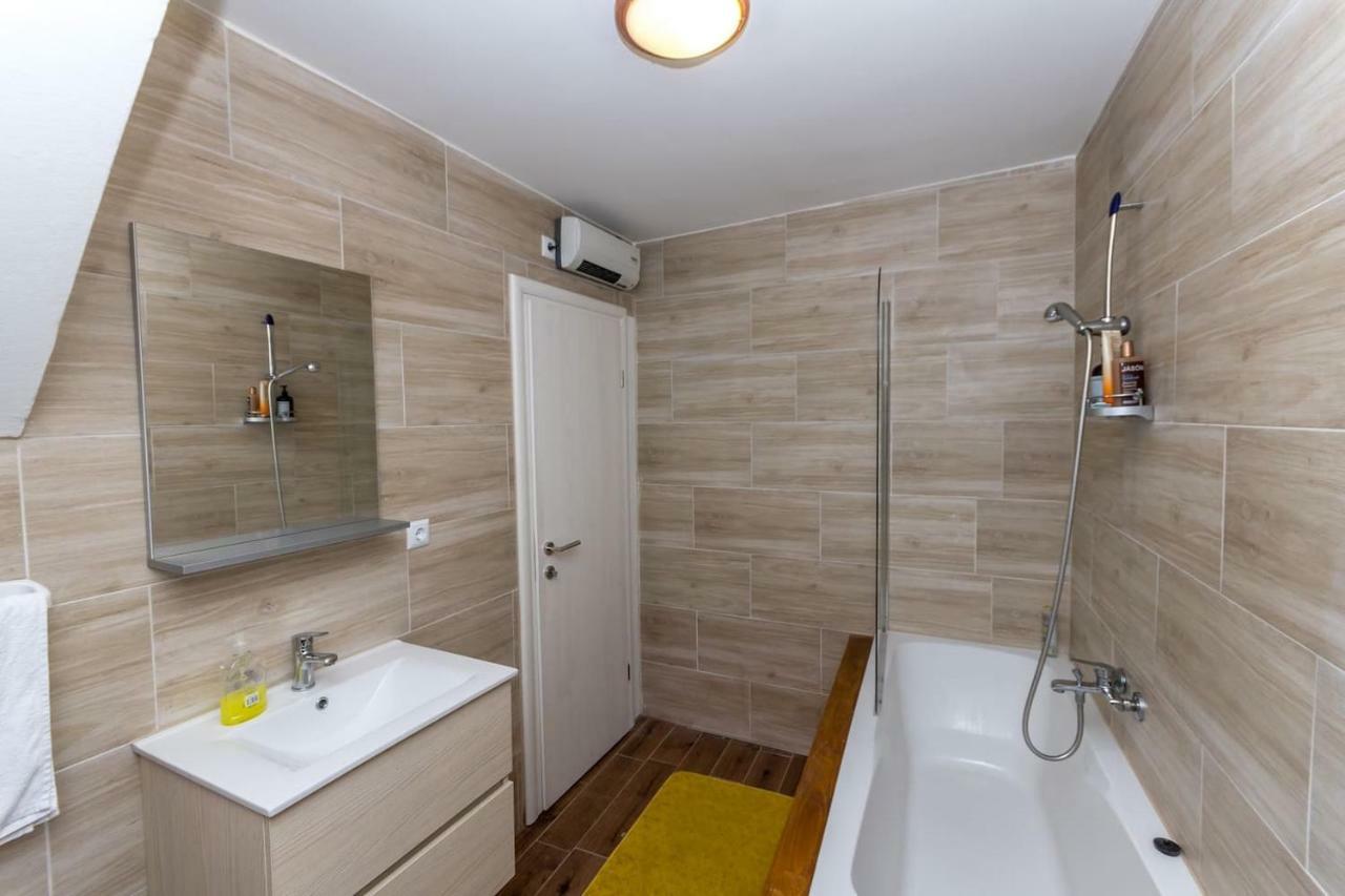 Dalmatinska Kuca Blanka Kaštela Exterior foto