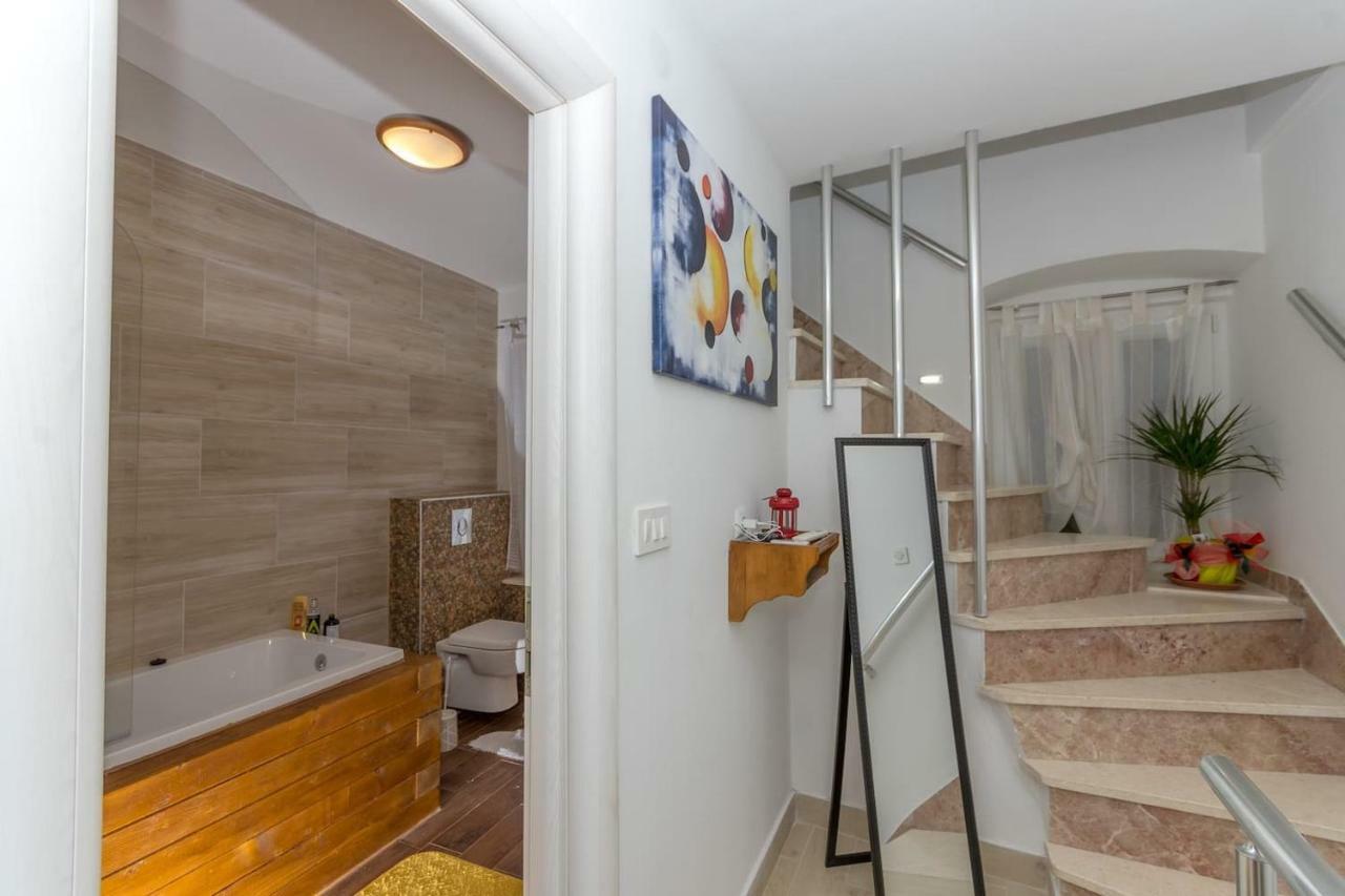 Dalmatinska Kuca Blanka Kaštela Exterior foto